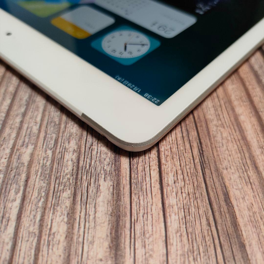 iPad 第8世代 32GB SIMフリー シルバー 美品