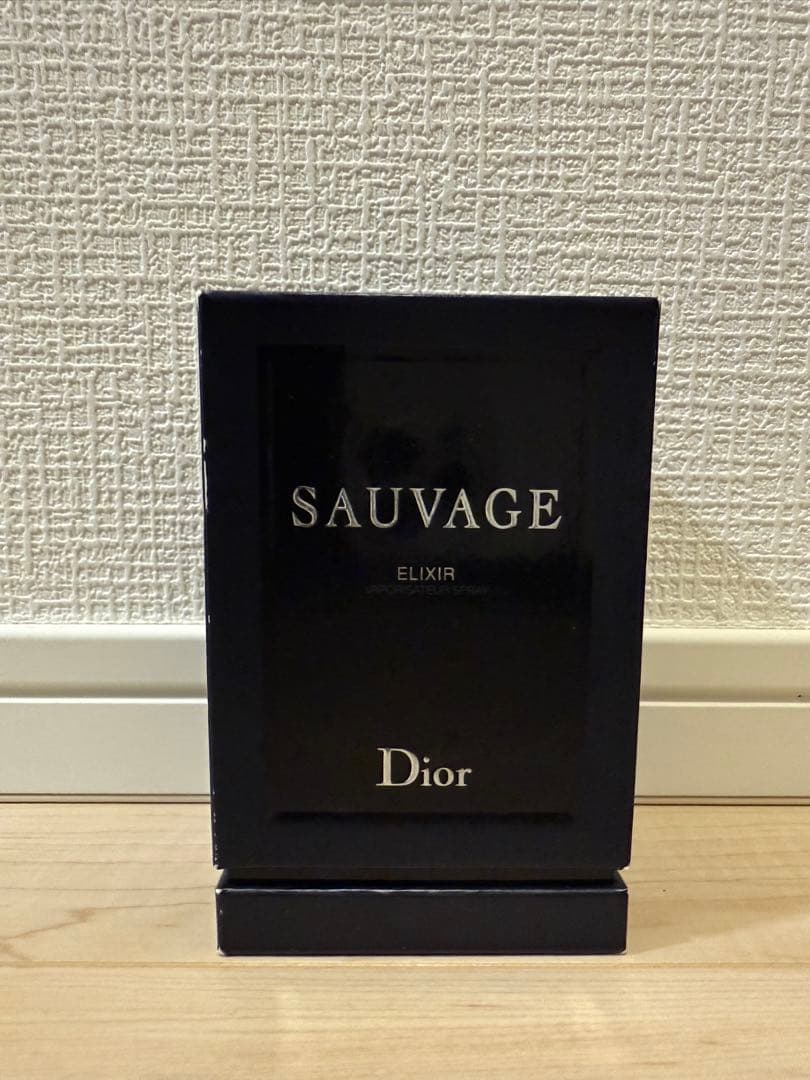 Dior SAUVAGE ELIXIR 香水