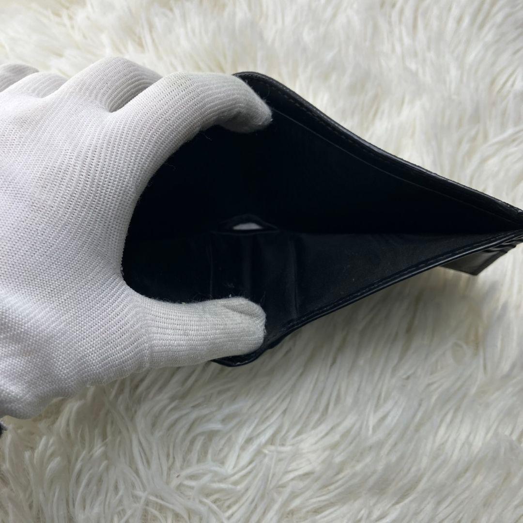 極美品 GUCCI 財布 二つ折り　ブラック　GGスプリーム　スネーク　黒