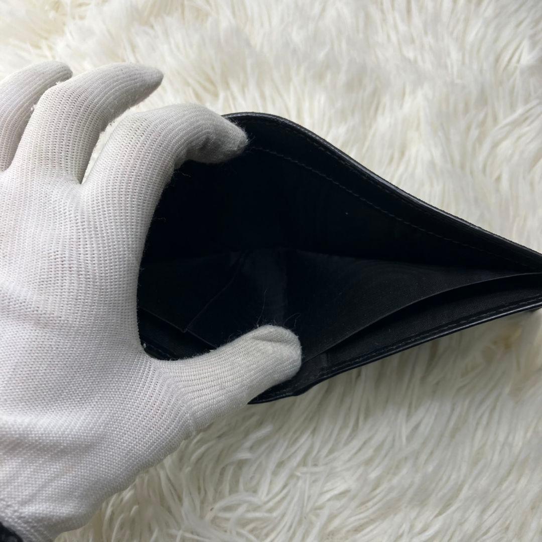 極美品 GUCCI 財布 二つ折り　ブラック　GGスプリーム　スネーク　黒