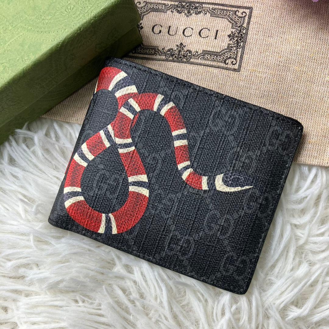 極美品 GUCCI 財布 二つ折り　ブラック　GGスプリーム　スネーク　黒