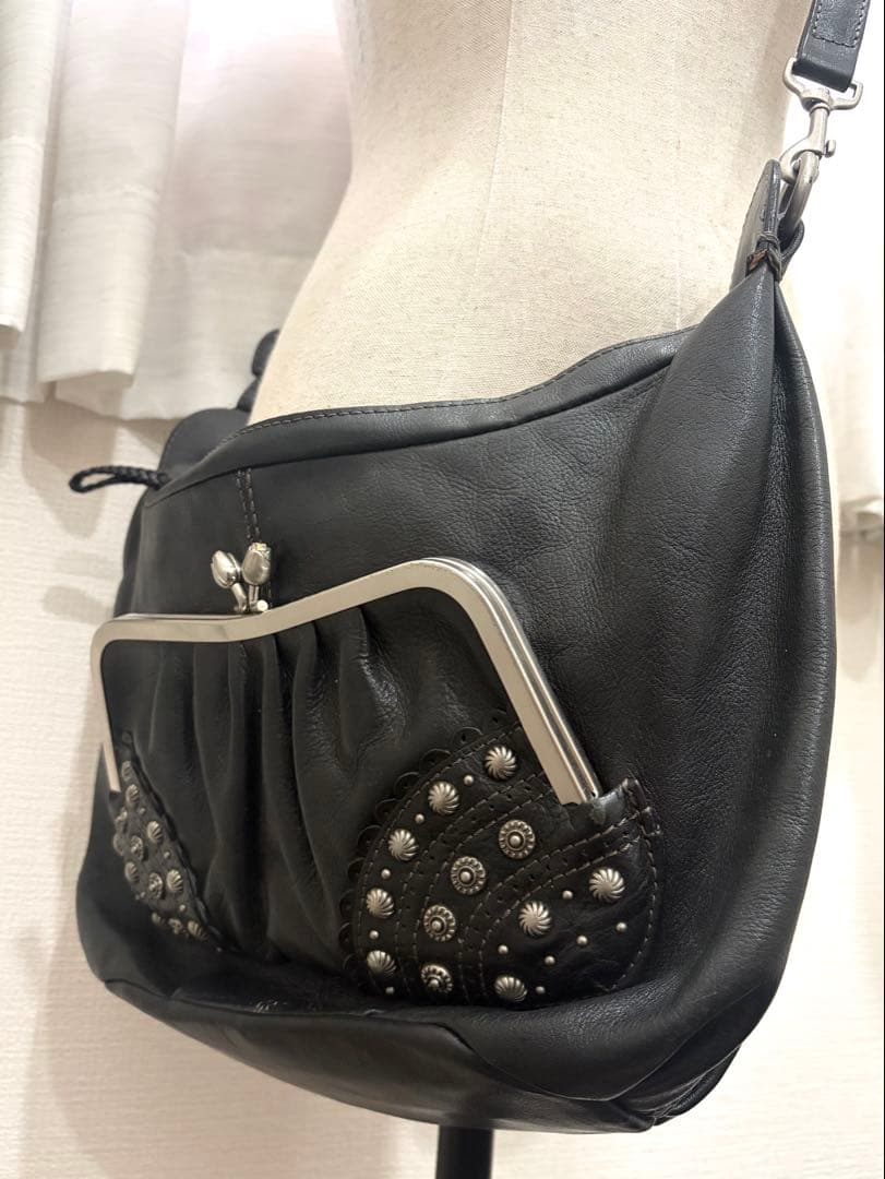 本革 美品 ANNA SUI アナスイ がま口 花柄 スタッズ ショルダーバッグ