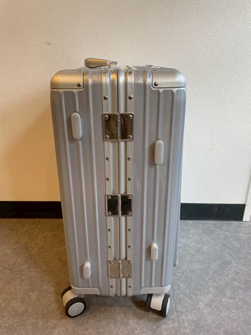 リベティ多機能キャリーケース【エナメルシルバーSサイズ】26