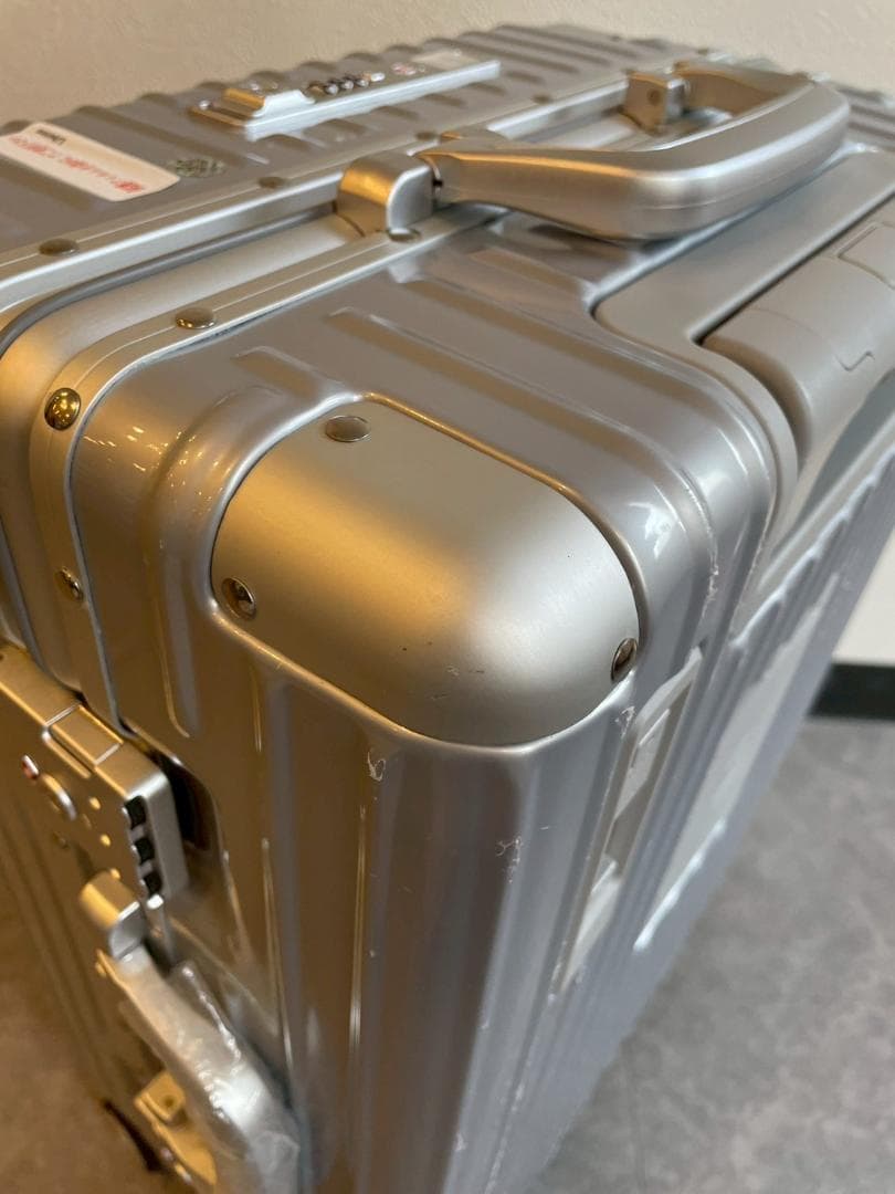 リベティ多機能キャリーケース【エナメルシルバーSサイズ】26