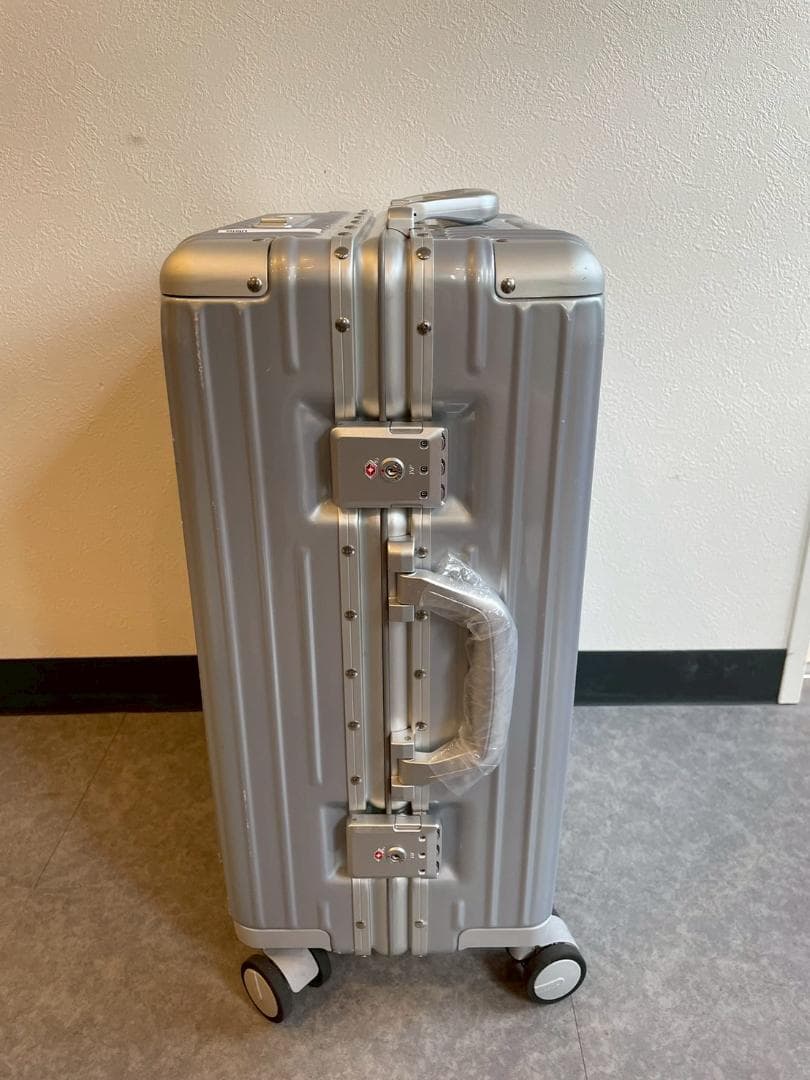 リベティ多機能キャリーケース【エナメルシルバーSサイズ】26