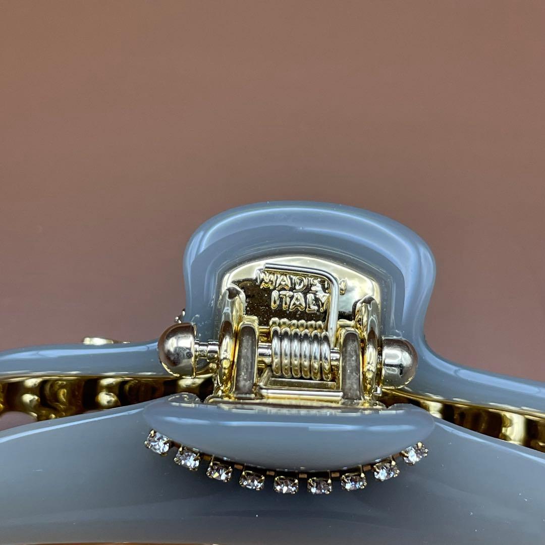 acca ニューコラーナクリッ プ グレージュ　Mサイズ