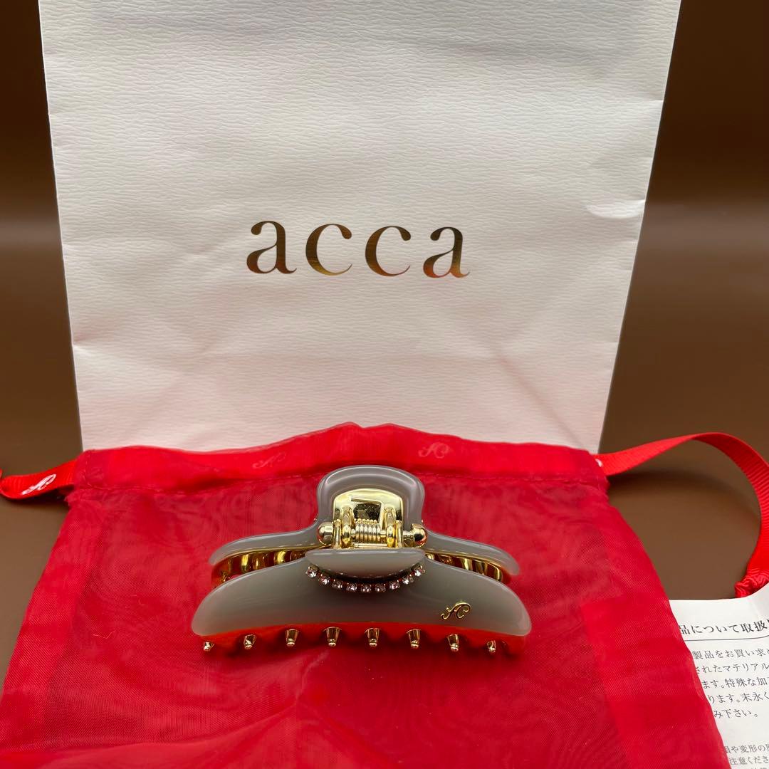 acca ニューコラーナクリッ プ グレージュ　Mサイズ