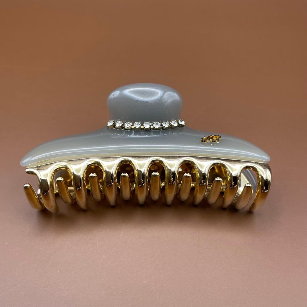 acca ニューコラーナクリッ プ グレージュ　Mサイズ