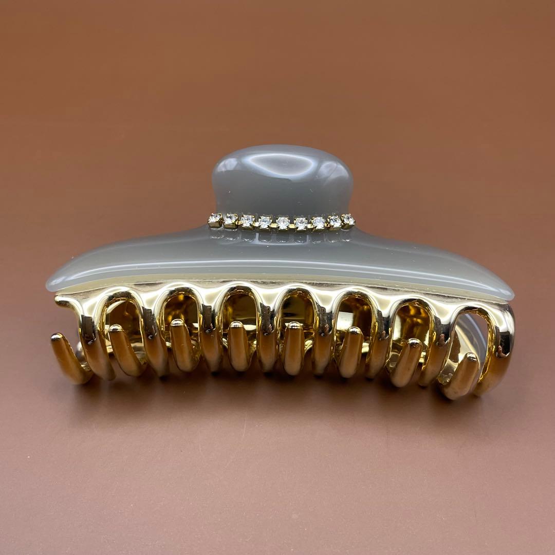 acca ニューコラーナクリッ プ グレージュ　Mサイズ