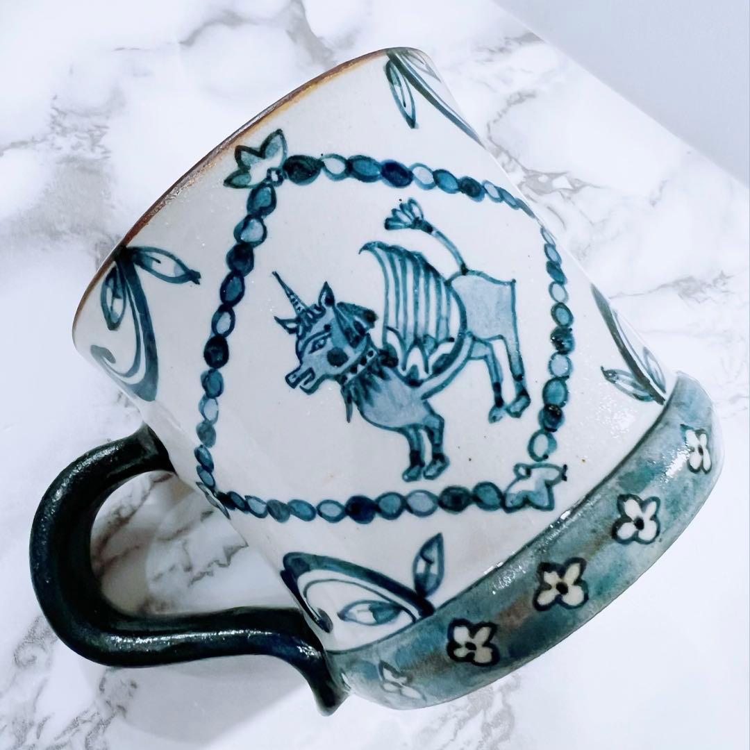 ヒヅミ峠舎 マグカップ グリフォンと少女 読谷村焼 北窯 やちむん