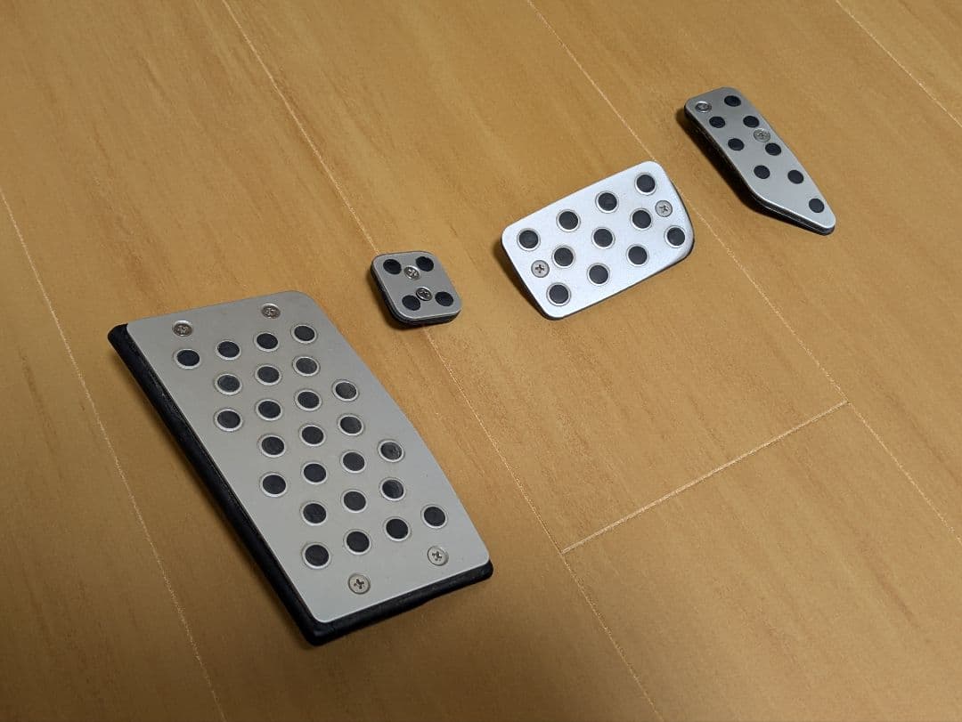 B*改様 L152S 純正オプションアルミペダル