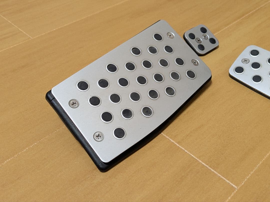 B*改様 L152S 純正オプションアルミペダル