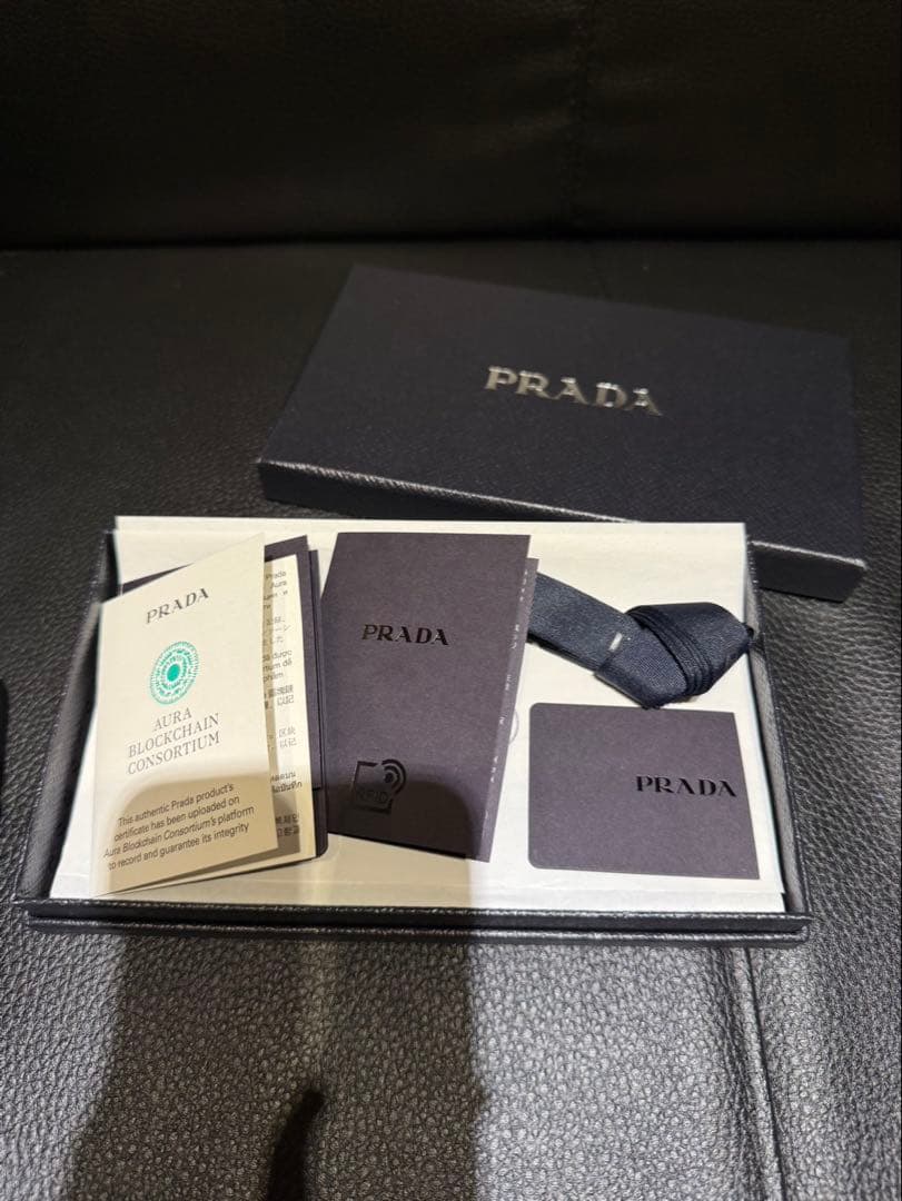 PRADA サフィアーノレザー iPhone 16 Pro Max ケース