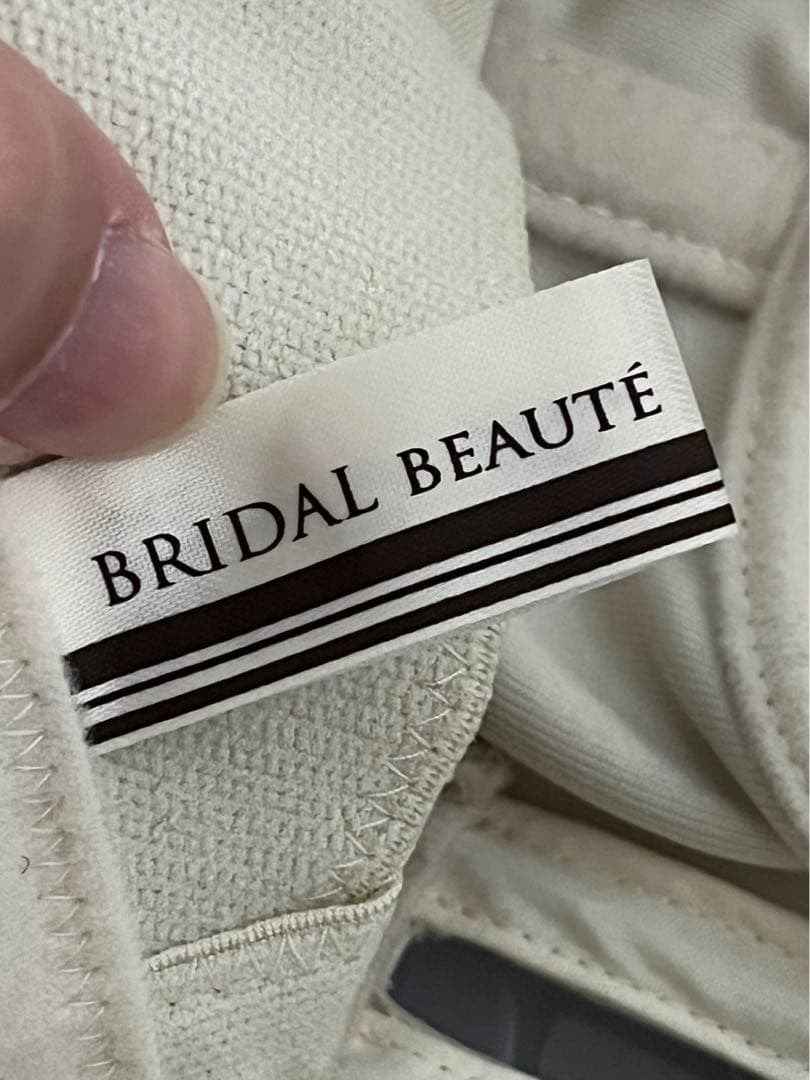 BRIDAL BEAUTEバックレスビスチェF70、ロングガードルM