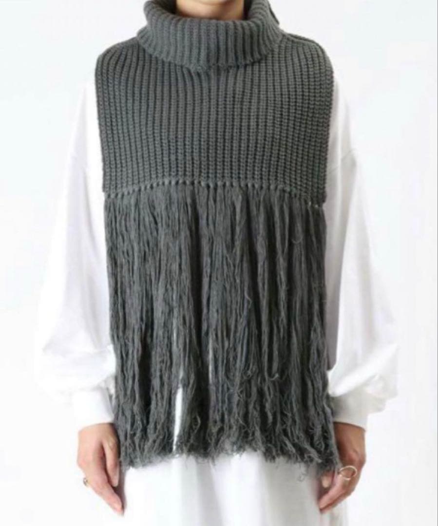 HYKE ハイク フリンジニットベスト ケープ　オリーブ