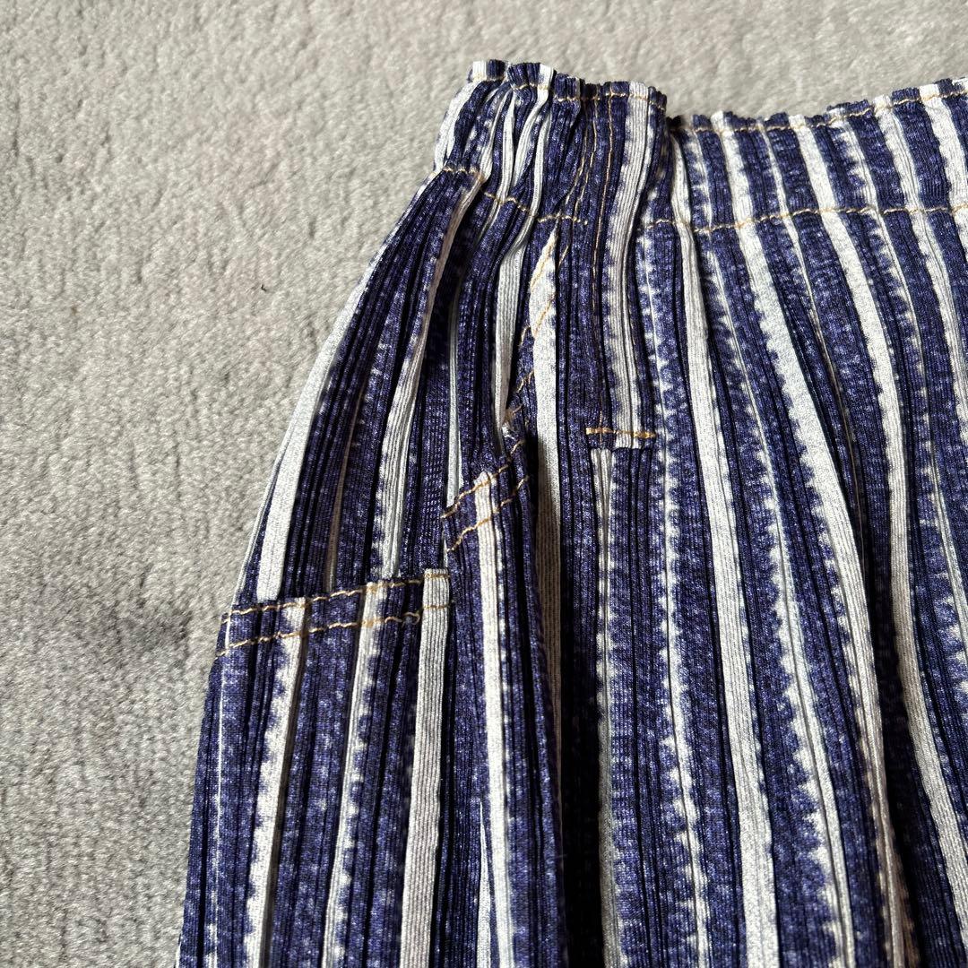 イッセイミヤケのプリーツプリーズのサルエルパンツです