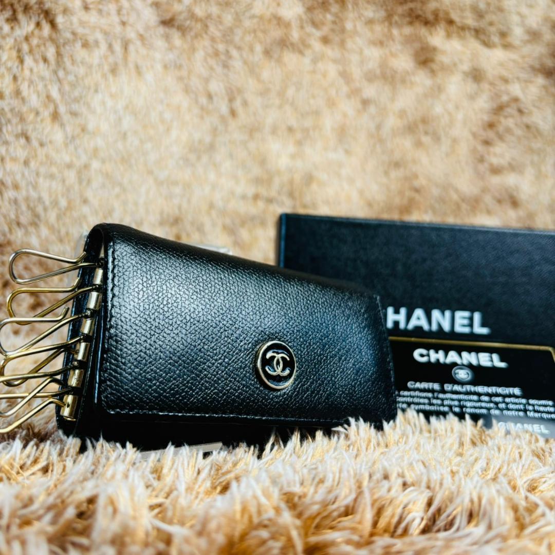 CHANEL 6連　キーケース ブラック　ココボタン　ココマーク　レザー
