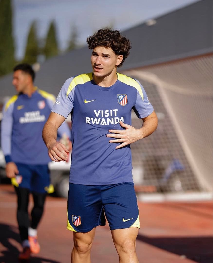 新品 正規品 25/26アトレティコ・マドリードトレーニング選手用　日本未発売