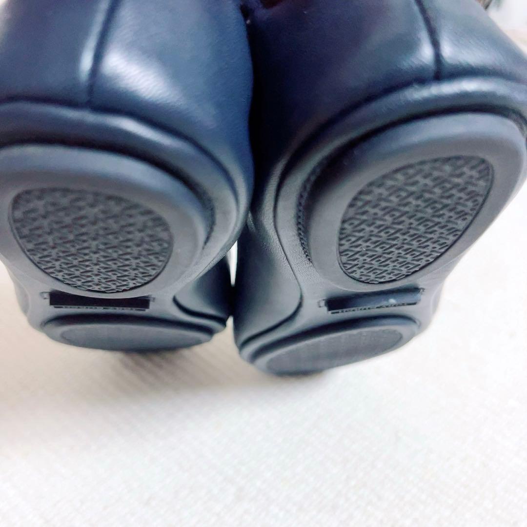 美品　トリバーチ　フラットシューズ　　メタルダブルTゴールド金具　ナパレザー　紺