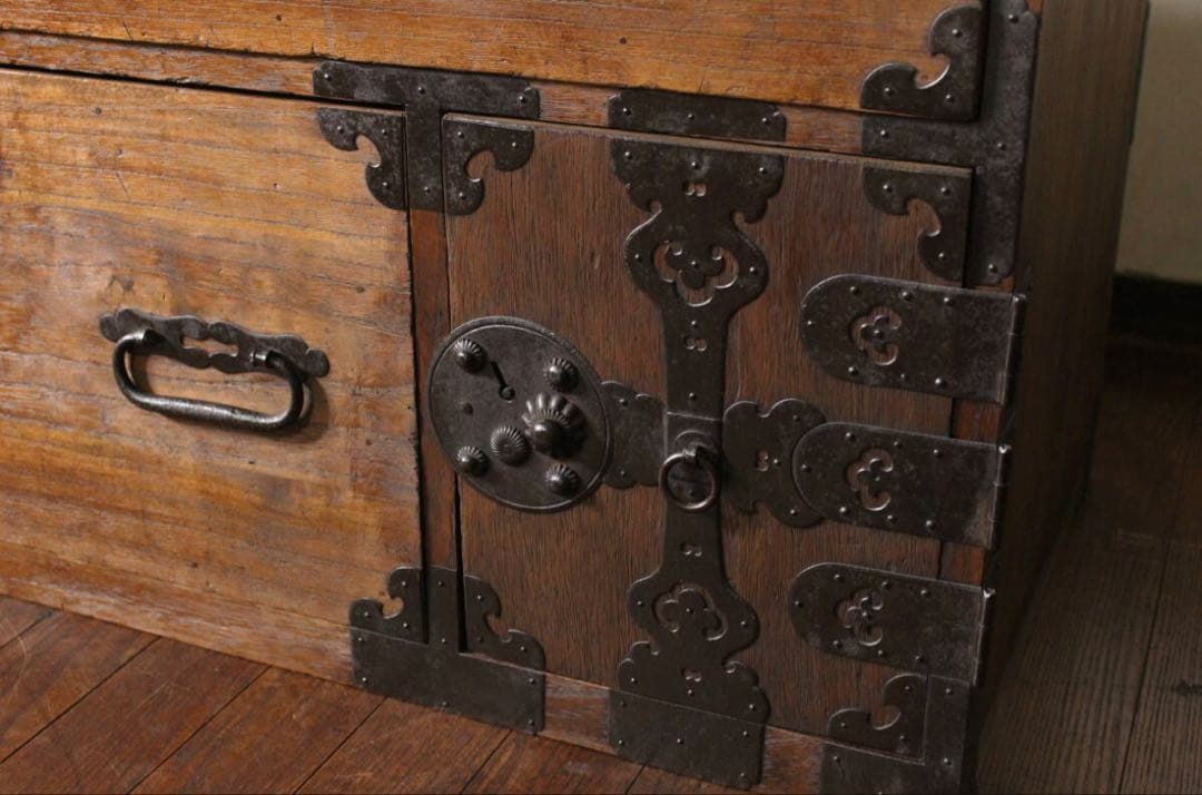 庄内箪笥 レトロ アンティーク 扉付4杯 前桐 時代箪笥 サイドボード 古家具