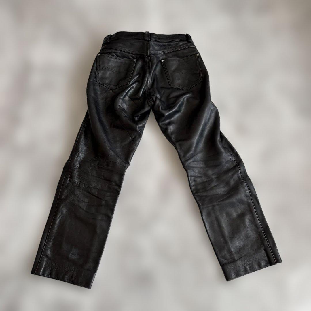 レザー ストレートレッグパンツ 黒