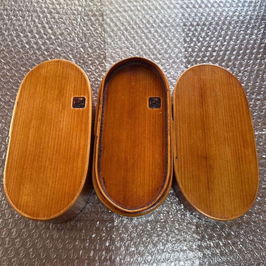 ぬし熊　摺り漆塗り　小判型二段弁当箱