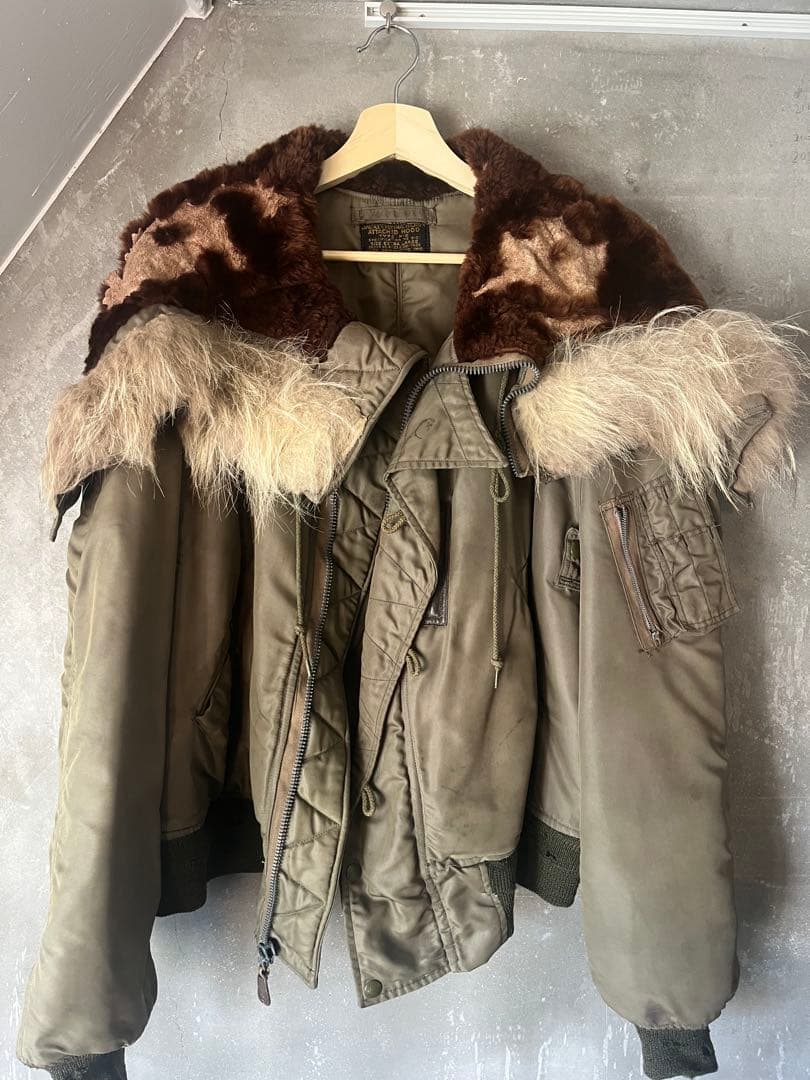 N-2 フライトジャケット