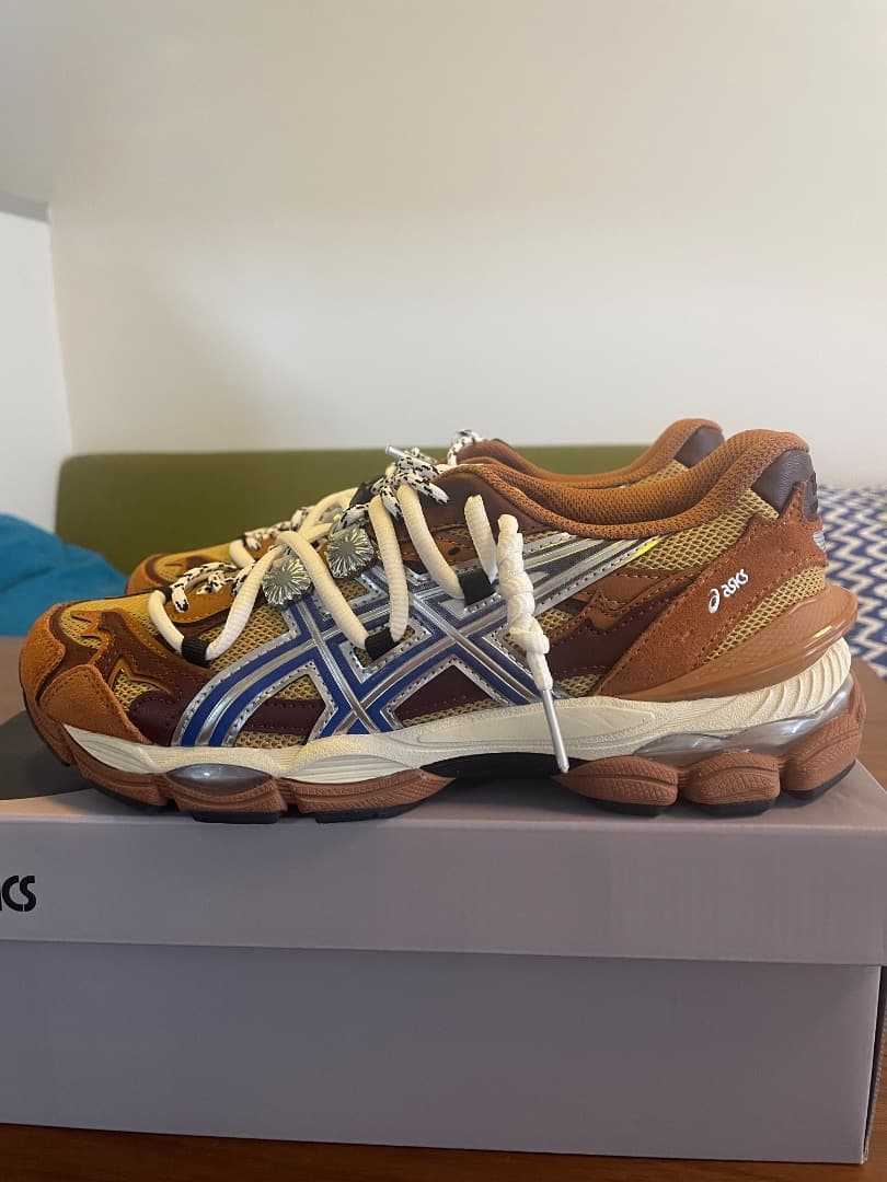 ASICS TOGA スニーカー ブラウン/オレンジ/ブルー