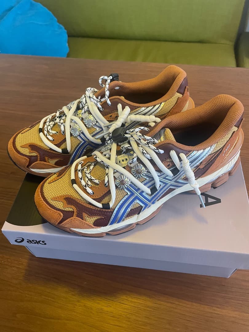 ASICS TOGA スニーカー ブラウン/オレンジ/ブルー