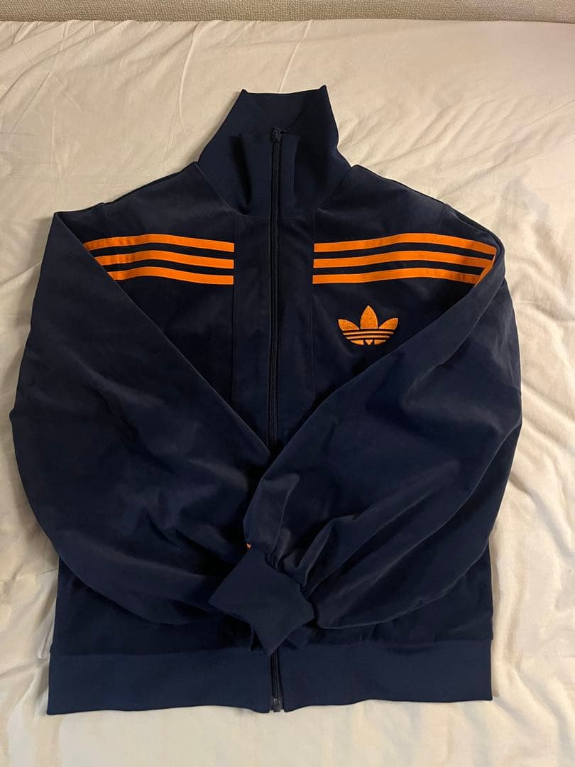 adidas トラックジャケット ベロア ネイビー