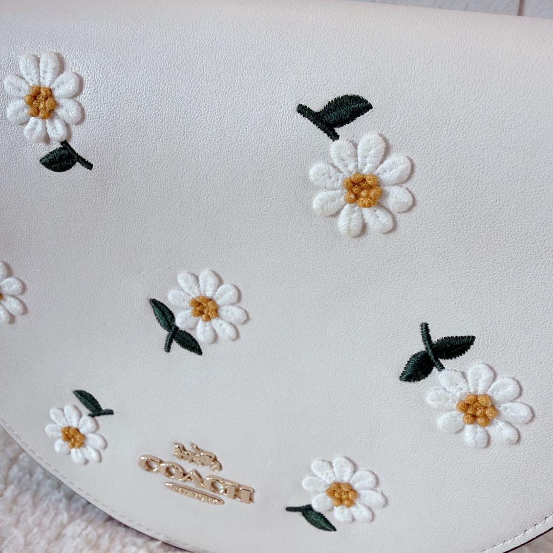 【美品】COACH　コーチ　ショルダーバッグ　花　デイジー　刺繍　クロスボディ