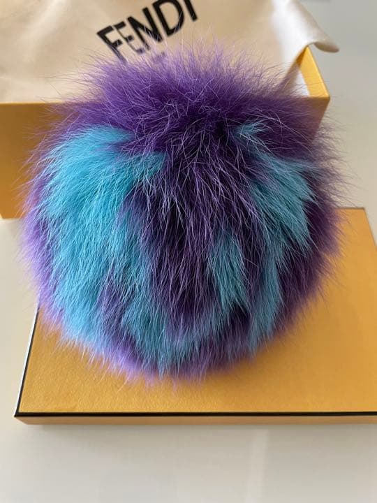 フェンディ⭐︎FOX イニシャルチャームM /ABCHAME