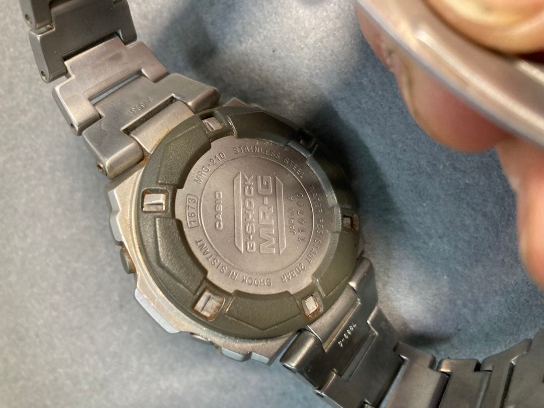 MR-G 210中古チタンシルバー デジタル腕時計