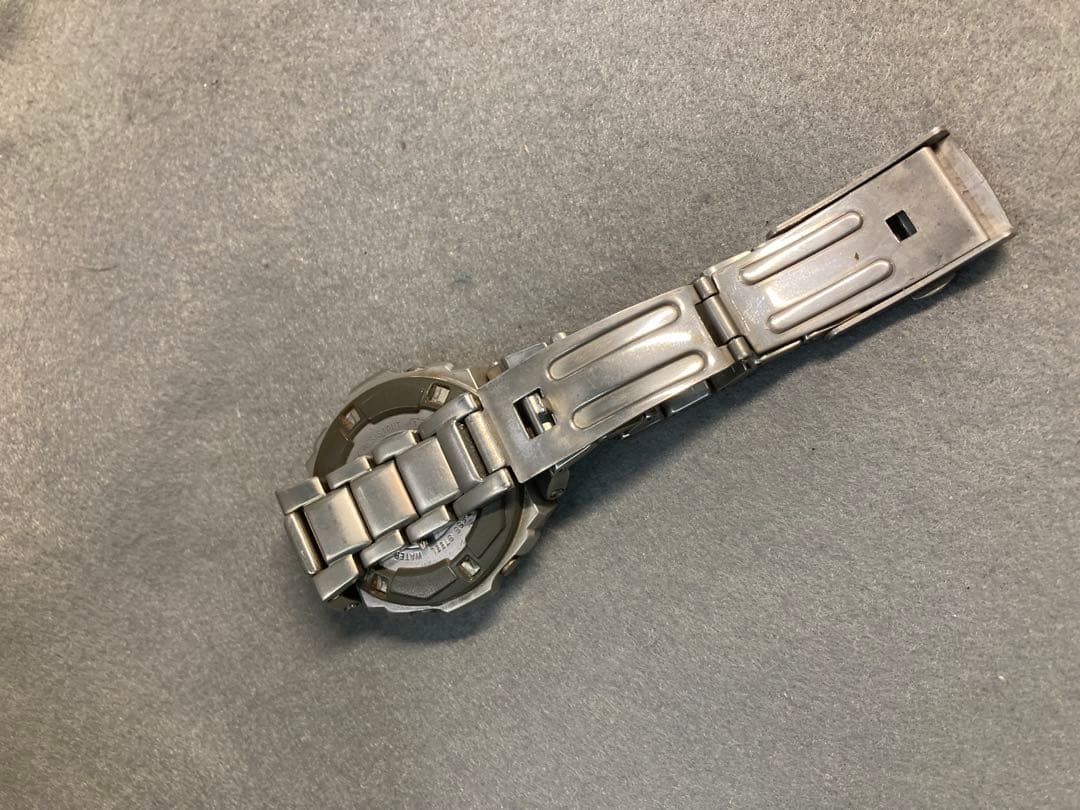 MR-G 210中古チタンシルバー デジタル腕時計