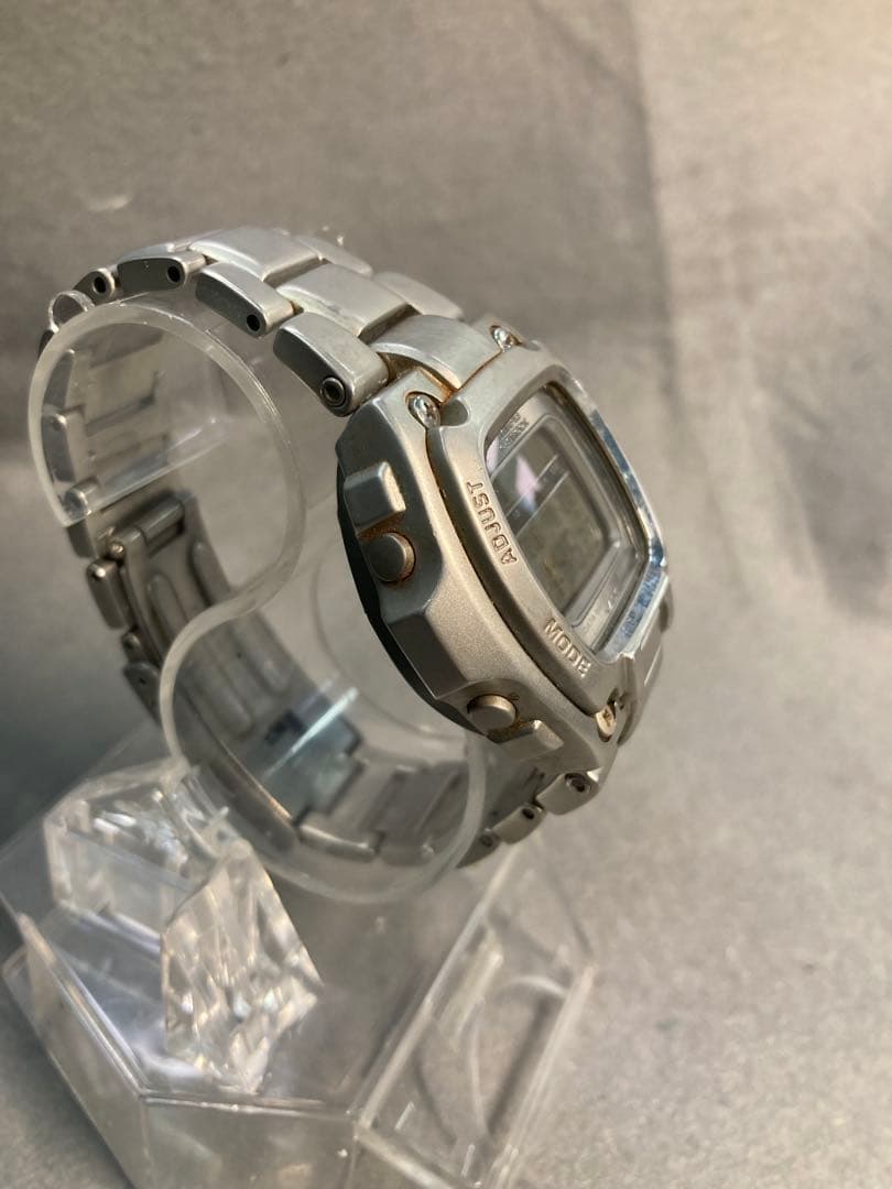 MR-G 210中古チタンシルバー デジタル腕時計