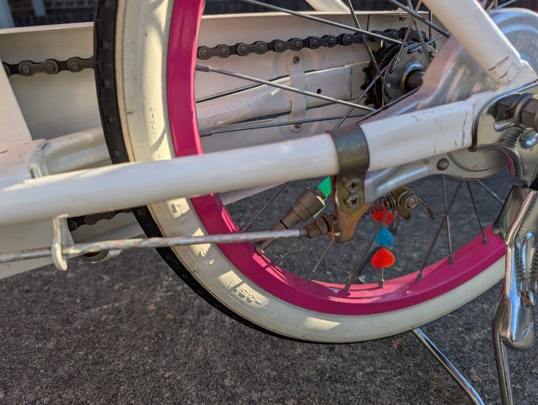 幼児用自転車 、補助輪つき