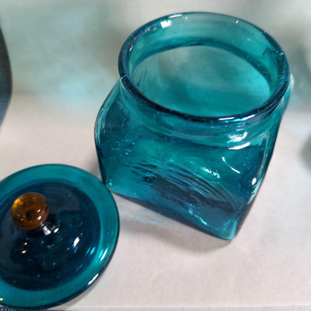 ラムネ西川孝次さんの吹きガラス2点