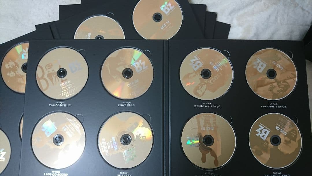 B'z COMPLETE SINGLE BOX【Black Edition】