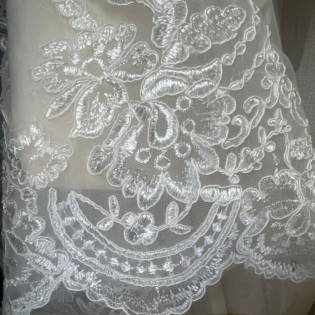 トレーンあり豪華レースウェディングドレスオフショルダーアボリー