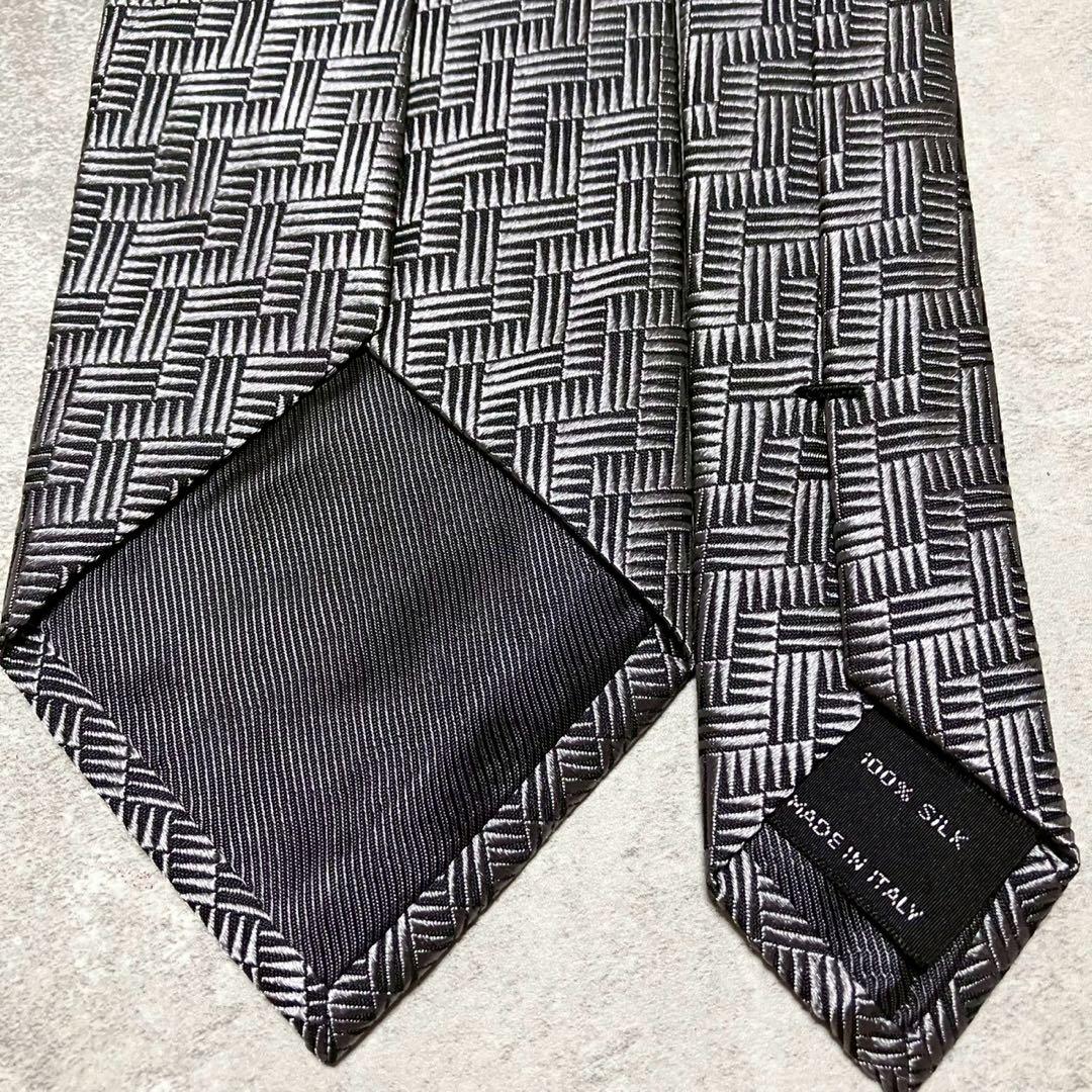 【極美品】　トムフォード　ネクタイ　シルク　ヘリンボーン　総柄　シルバー　光沢感