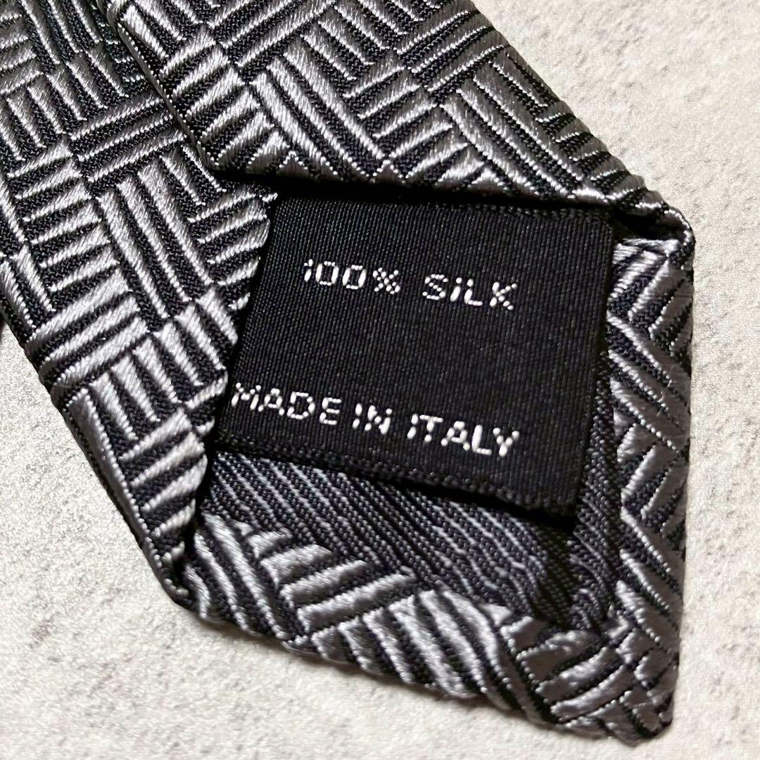 【極美品】　トムフォード　ネクタイ　シルク　ヘリンボーン　総柄　シルバー　光沢感