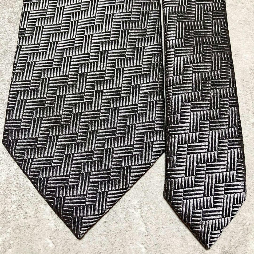 【極美品】　トムフォード　ネクタイ　シルク　ヘリンボーン　総柄　シルバー　光沢感