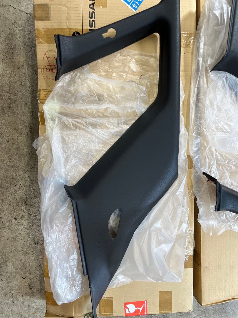 日産純正品新品未使用スカイラインR32 BNR32 Cピラー内張り左右セット