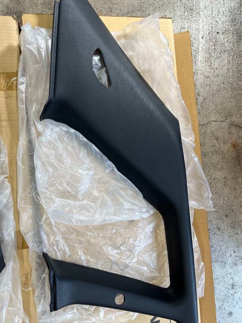 日産純正品新品未使用スカイラインR32 BNR32 Cピラー内張り左右セット