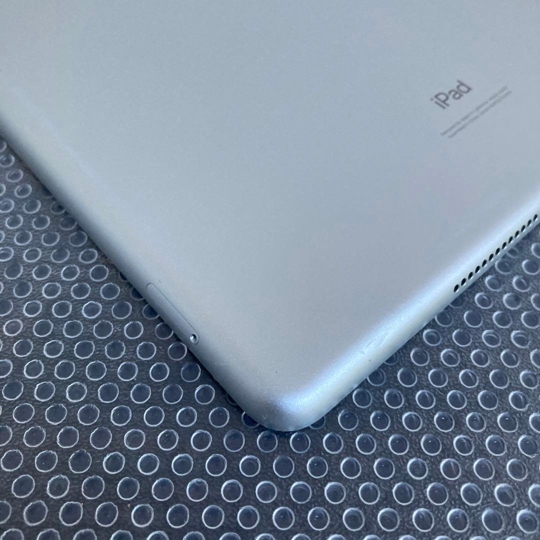 3781【早い者勝ち】iPad8 第8世代 32GB SIMフリー☆