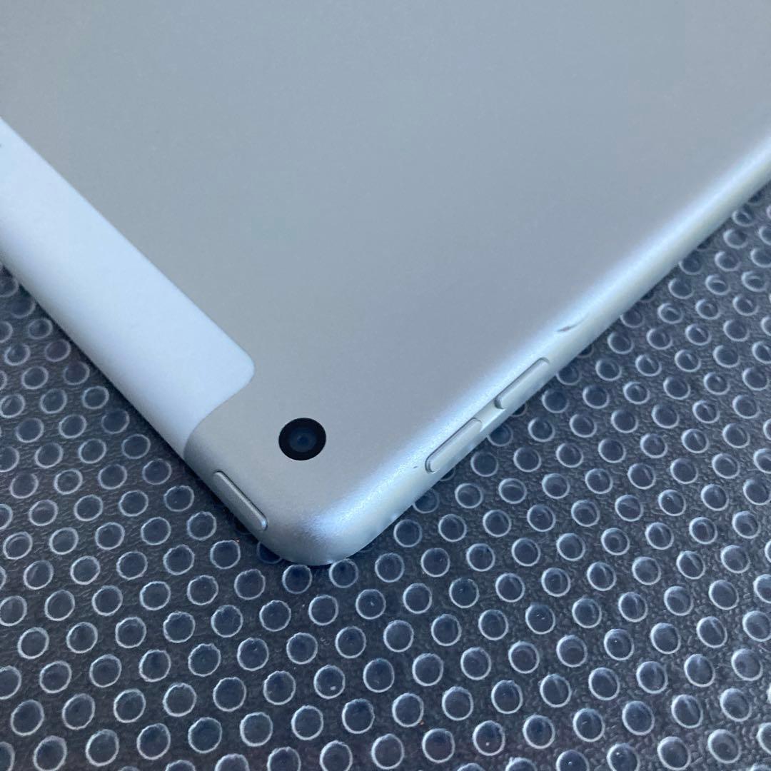 3781【早い者勝ち】iPad8 第8世代 32GB SIMフリー☆