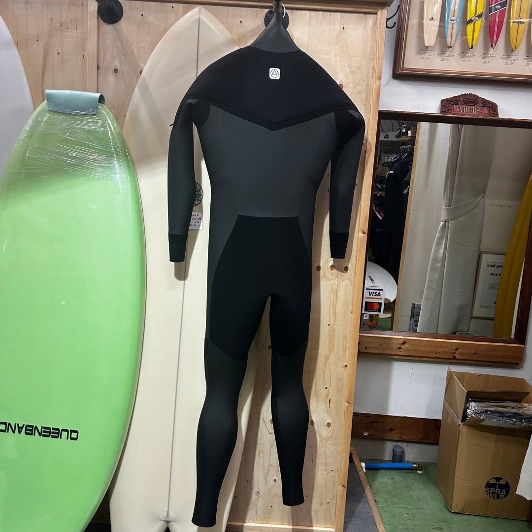 新品　メンズ　セミドライ　ウェットスーツ　5×3ミリ