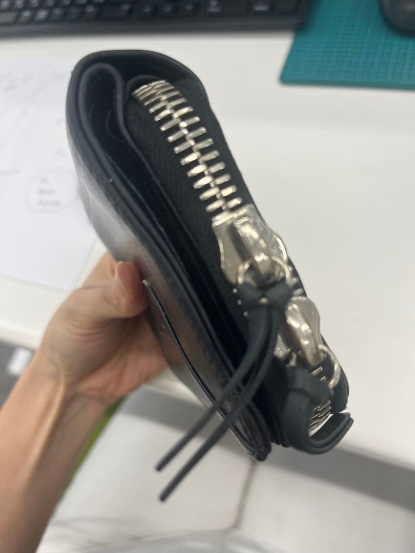 BALENCIAGA ブラックレザー 二つ折り財布