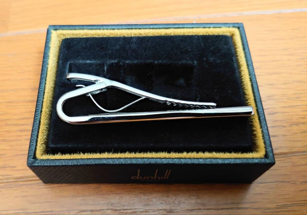 dunhill 　ダンヒルシルバー ネクタイピン 専用ケース付き