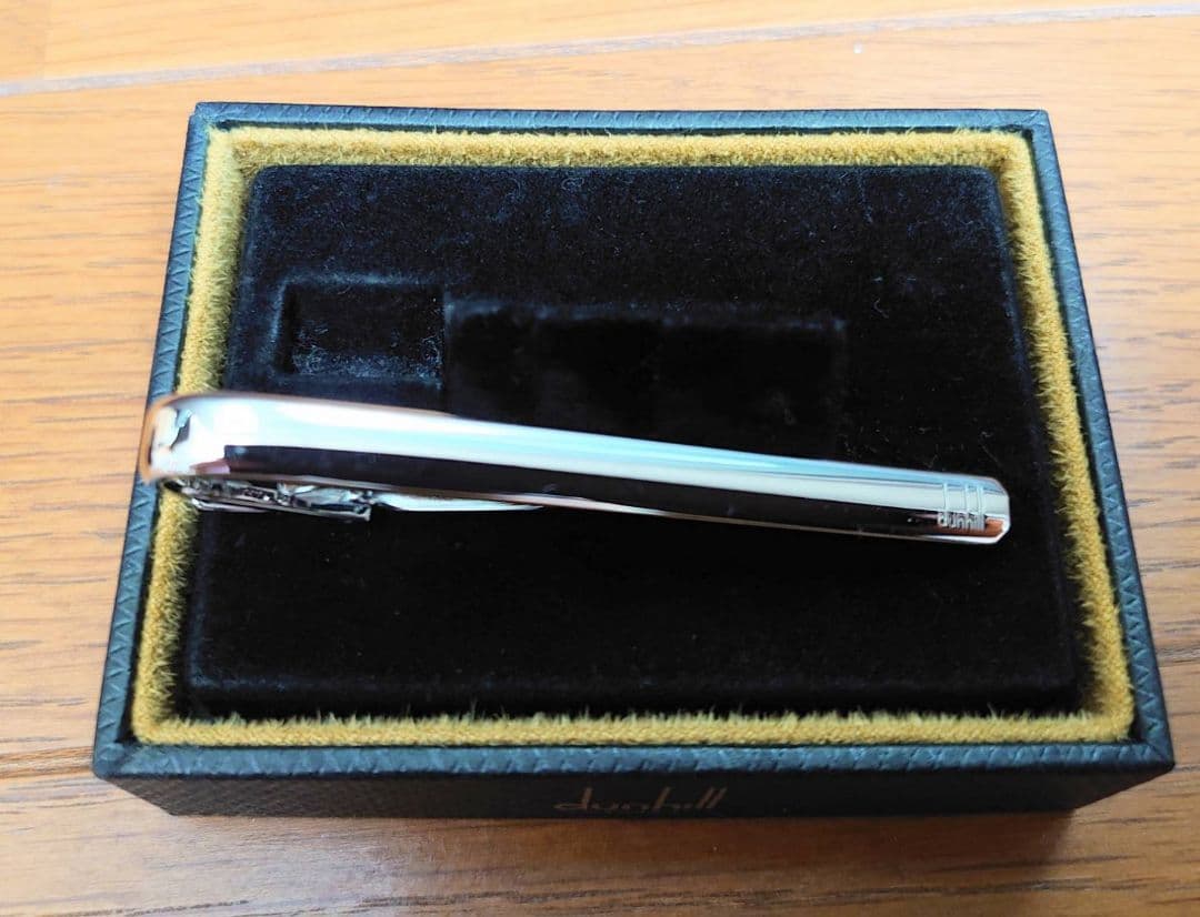 dunhill 　ダンヒルシルバー ネクタイピン 専用ケース付き
